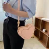 Abendtaschen 2023 Crossbody Geldbörsen süßes Pfirsichherz trendige Mode einfacher westlicher Stil für Frauen und Handtaschen