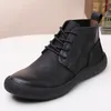 Stivali in morbida pelle da uomo di lusso genuini fatti a mano comodi punta tonda 2023 scarpe da lavoro casual alla caviglia vintage nere uomo