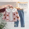 Clothing Sets 2023 Spring Autumn 3PCS Girls Set Cartoon Bear Sweater Coat Long Sleeve Shirt Washed Jeans Pants Baby Clothes