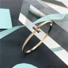 Braccialetti Gioielli firmati per donna Stile moda Polsino Polsino Catena Design Lettera Cristallo Argento Coppia braccialetto Amanti del matrimonio Ragazza Regalo