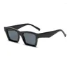 Occhiali da sole Moda Cornice in plastica Donna Uomo Classico Semplice Deisgn Occhiali da sole Quadrati Nero Tonalità Beach Sunnies Occhiali Uv400