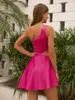 Vestidos de fiesta Angel-fashions Mini cóctel sexy para mujer Un hombro Recorte Volantes Irregular A-Line Vestido de fiesta corto Homecoming Magenta