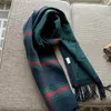 Klassiska kvinnor Sacrf Luxury Designer Double Letter Cashmere Winter Scarves PLAID Mönster grönt sjal Tasselkant Kvinna Långtyplängd 190 cm