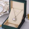 Collier de fleurs de perles artificielles à la mode et minimaliste pour femmes