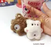 PLUSH KEYCHAINS 1 Söt Squeeze Bear Plush Toy Keychain Cartoon Animal Doll Pendant Keyring ryggsäck Charm Bil Decoration Bag Tillbehör 231115