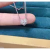 Новейший центральный камень Gia 0,30 карата, изумруд и нежный золотисто-белый цвет в форме сердца