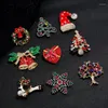 Brooches Luxury Exquisite Christmas Brooch Pin Santa Claus Boot Garland Fashion Jewelry Gift Decoration Women Men