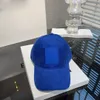 Casquette pour femme Couleur bonbon Casquette de créateur Automne et hiver Matériau en velours côtelé Caoutchouc Cent lettres Impression Chapeau de taille réglable