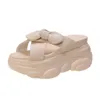 Slipare Sweet Bow Platform Summer Sandal Shoes Sneakers Sole 2023 Dropship bekväma fritid Kvinnor A031 Slides Bomullsduk