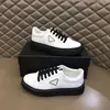 Berömda män casual skor Deluxe Macro Renylon Rubber Running Sneakers Italy Classic Low Tops White Leather Thick Botts Designer Basketball Sports Shoes Box EU 38-45