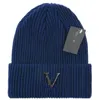 Chapéus de grife de moda Marca Itália Chapéu V Gorros masculinos e femininos gorro outono / inverno chapéu de malha térmica marca de esqui gorro xadrez crânio chapéu de luxo boné quente B17