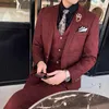 Mäns kostymer 2023 Mäns engelska affärer Casual Solid Color Plaid Suit Three-Piece Young Groom Man Wedding Dress Man