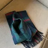 Klassiska kvinnor Sacrf Luxury Designer Double Letter Cashmere Winter Scarves PLAID Mönster grönt sjal Tasselkant Kvinna Långtyplängd 190 cm