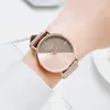 腕時計女性の時計レザーローズゴールドドレス女性時計デザインウォッチコントラストシンプルなファッションレディース2023