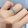 Anéis de Cluster Primavera Qiaoer 925 Sterling Silver Full High Carbon Diamond V-Type para Mulheres Casamento Anel de Noivado Fine Jewelry Presente