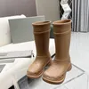 Mulheres botas de grife chuva de borracha inverno botas de chuva plataforma tornozelo deslizamento-em meia rosa preto verde focalístico luxo ao ar livre