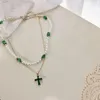 Pendanthalsband 2/bit kostym Emerald Stone Cross Halsband Pärlpärlor Strand Short ClaVicle Chain Jewelry Gift for Women