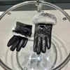 Women Winter Leather Gloves Designer Plush Touch Screen for Cycling with Warm Insulated Sheepskin Fingertip Five Fingers Gloves Fleecing Size M L Accessories