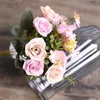 Fiori decorativi Bouquet artificiale 10 teste grandi e 3 boccioli di rosa per la decorazione del centrotavola della tavola di casa di nozze Decorazioni di fiori finti