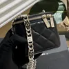 Clássico esmalte correntes designer de luxo cc caixa de maquiagem crossbody saco francês moda feminina vaidade caso ombro genuíno couro senhora bolsas noite bolsa rosa