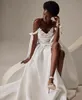 Abiti da sposa eleganti bohémien taglie forti A Line Sweetheart Satin Side Split Sweep Train Fiori fatti a mano Applique Beach Boho Abiti da sposa per la festa di nozze