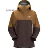 Herren Designer Jacken Mäntel Arcterxy Jacken Windjacke Canadian Canadian Straight Rush Series Herren Charge Mantel Braune wasserdichte Kapuze 25736 2LK4