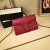 Borse a tracolla con patta a catena Borsa a tracolla da donna Borsa a mano in pelle di vacchetta Moda Hardware in metallo Lettera Fibbia Frizione a tracolla in vera pelle 10A Alta qualità