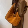 Kvällspåsar solid färg corduroy canvas axel tote för kvinnor 2023 casual kvinnor designer hasp handväska trend kvinnlig armhålväska