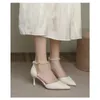 Robe chaussures 2023 Baotou talon mince pointu talons hauts femmes printemps tout-assorti perle blanche chaussure unique perlée sandales creuses