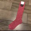 Broderie femme ins net chaussettes rouges or et argent bas hauts Lettre imprimé Bas