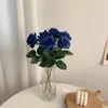 Fleurs décoratives Artificielle Vintage Bleu Rose Tenant Le Bouquet Home Decore Articles D'ameublement De Bureau Accessoires De Tir Saint Valentin