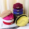 Beralar Kadın Taklitleri Yün Kapağı Bayanlar Pillbox Şapkaları INSIGIA KATI BERET HARDESİ AIR Hostesler Şapka Üssü Tatlı Fedoras Cosplay