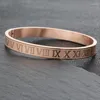 Pulseira Europeia e Americana Moda Simples Letras Titânio Frio Vento Casal Algarismos Romanos Pulseira de Aço Inoxidável Fo