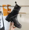 Luksusowa okrągłe głowica Rhinestone Loose Cream Sole Martin Boots Waterproof Platform Gruba podeszwa dodaje odchudzanie i wszechstronne buty modowe dla kobiet EU35-42 z pudełkiem