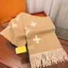 2023 Square Scarf 대형 클래식 체크 숄 남성과 여성을위한 스카프 스카프 디자이너 Kerchiefs Luxurys 골드 실버 스레드 격자 무늬 숄 다색