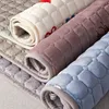 Sheets sets Winter Thick Queen Bed Sheet Milk Fleece Warm Double Bedspread Mattress Cover Home Textiles Non-slip Machine Washable Bed Cover 231116