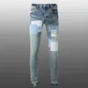 Jeans da uomo 2023 Moda Trendy Modello di cucitura Patch di stoffa Street Biker Pant Jean Pantaloni da moto blu Punk Denim lunghi