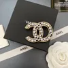 broszki broszki projektanta brooch liter cc 18K złota plastowana kryształowa kryształowa biżuteria broszka broszka urok Pearl Pin 2023 Poślubienie świątecznego prezentu na imprezę