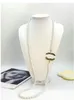 Simple temperamento elegante chapado en oro marca de lujo diseñador colgantes collares cristal perla carta gargantilla colgante collar suéter cadena accesorios de joyería