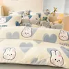 Set di biancheria da letto Simpatico cartone animato biancheria da letto in velluto corallo copripiumino singolo pezzo copriletto invernale flanella velluto latte biancheria da letto autunnale e invernale 231116