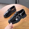 Scarpe basse per bambini in pelle per ragazzi moda pelle luminosa PU vernice morbida bambini asilo alunni prestazioni formali