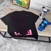 Beyaz yeni moda lüks giyim erkekler t tasarımcı tişört kadın gevşek tees üstleri adam gündelik sokak grafiti tişörtü erkek tişörtleri tshirt 5 ls0s 3y54