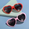 Lunettes de soleil Love Heart Shaped Effects Lunettes Regardez les lumières changer en image la nuit Diffraction Femmes Décoratives EyeweaSunglasses