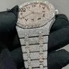 Montre de luxe Designer Stones Big Moissanite Watch PASS TEST Flower Bezel Qualité automatique Luxe Full Iced Out Saphir diamants