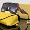 Lunettes de soleil de concepteur pour hommes femmes lunettes de luxe plage Adumbral tendance rayures dorées plein cadre verre de soleil de haute qualité lentille de couleur mélangée lunettes