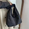 Kvällspåsar solid färg corduroy canvas axel tote för kvinnor 2023 casual kvinnor designer hasp handväska trend kvinnlig armhålväska