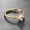 Pierścionki ślubne kwadraty kryształowy pierścień damski błyszczący cyrkon minimalistyczny zwrot akcji obiecuje Walentynkowe prezenty Trend biżuteria R771