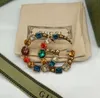 Luksusowy styl marka broszka z alfabetem projektant Crystal Rhinester biżuteria broszka damski urok prezent ślubny biżuteria akcesoria wysokiej jakości