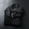 2023 Yeni Ceket Erkekler Kış Giyim Demir Üçgen Rozeti Rüzgar Geçirmez Fermuar Ceket Tasarımcısı Hoodie Ceket