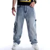 メンズジーンズストリートダンスワイドレッグバギージーンズメンファッションブラックルーズボードデニムパンツ男性ラップヒップホップジーンズプラスサイズ30-46 231115